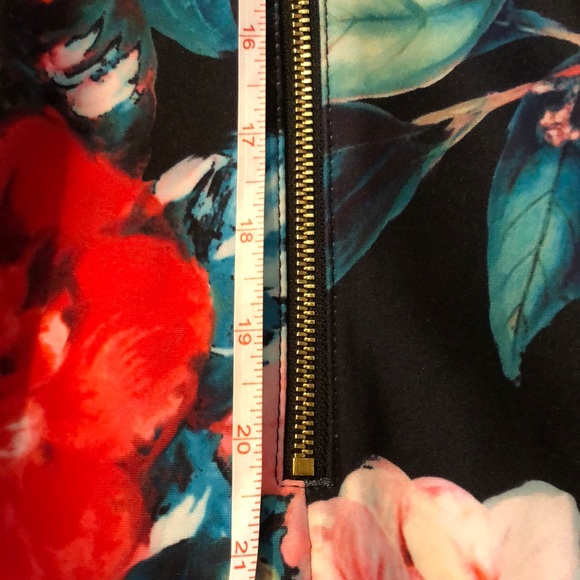 Calvin Klein Floral-Print Sheath Dress - Picture 16 of 16